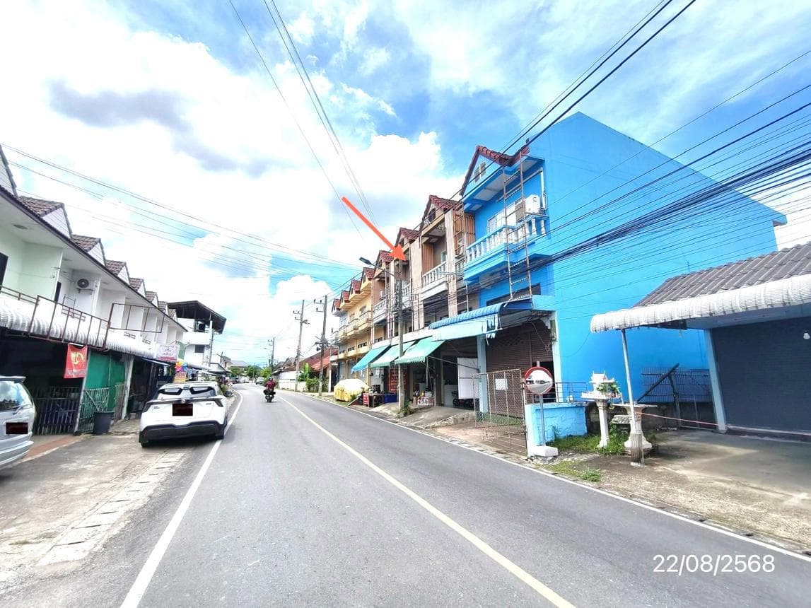 อาคารพาณิชย์ หางดง หางดง เชียงใหม่ พื้นที่ 45 ตร.ว. พื้นที่ใช้สอย 336 ตร.ม. 3 ห้องนอน 6 ห้องน้ำ
