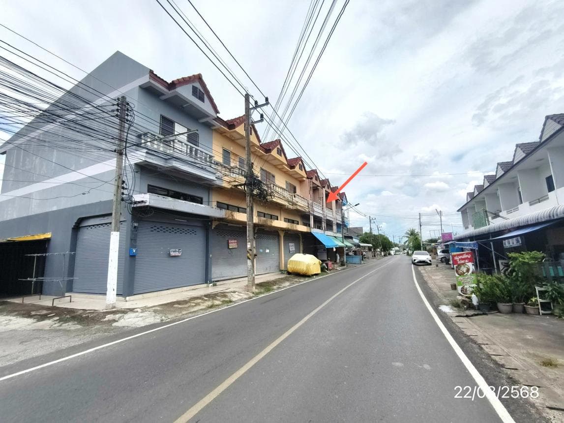 อาคารพาณิชย์ หางดง หางดง เชียงใหม่ พื้นที่ 45 ตร.ว. พื้นที่ใช้สอย 336 ตร.ม. 3 ห้องนอน 6 ห้องน้ำ