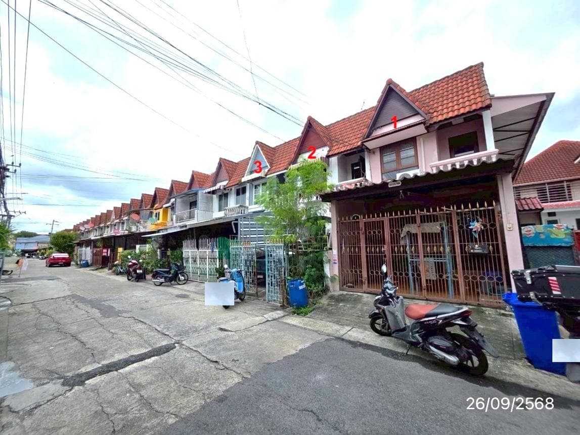 ทาวน์โฮม ธรรมสาธิต วิลล่า สุขุมวิท 101/1 สเปซกว้าง 104 ตร.ม. ทำเลเมืองราคาดี 2.26 ล้าน