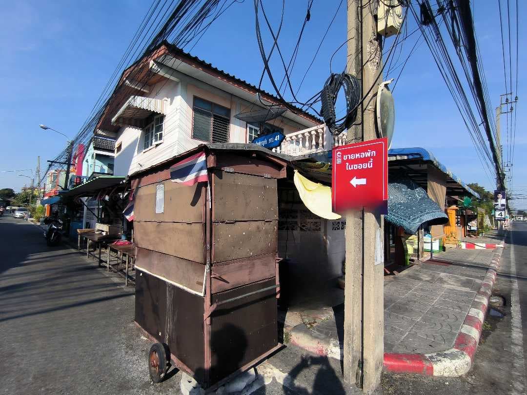 อพาร์ทเม้นต์ 2 ชั้น จำนวน 12 ห้อง ต.บางเมือง อ.เมืองสมุทรปราการ จ.สมุทรปราการ ราคา 4,500,000 บาท