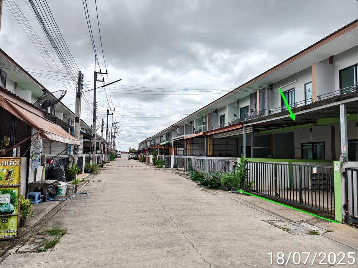 ทาวน์โฮม จักรวาล แลนด์ แอนด์ เฮ้าส์ (Chakkrawan Land & House) ปลวกแดง-มาบยางพร 2 ห้องนอน สเปซกว้าง ทำเลดีใกล้แหล่งงาน