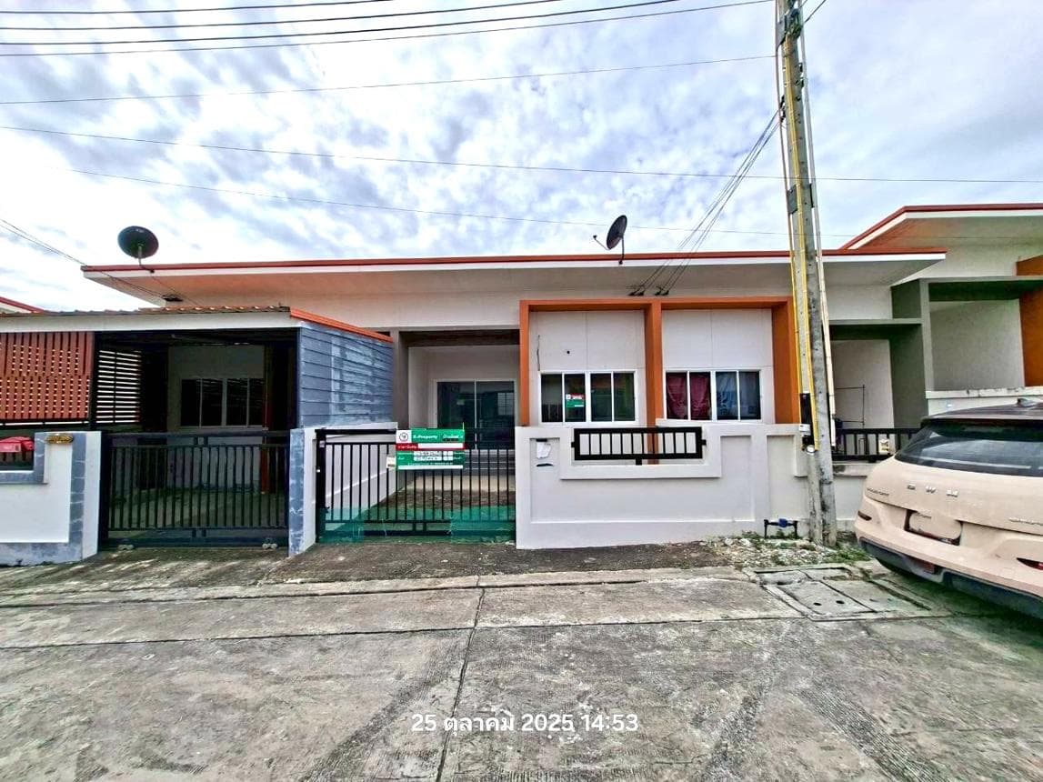 ขายทาวน์เฮ้าส์ แผ่นดินทอง ลิฟวิ่ง โฮมส์ (Paendinthong Living Home) นิคมพัฒนา ระยอง 2 ห้องนอน ทำเลดี ใกล้แหล่งงาน