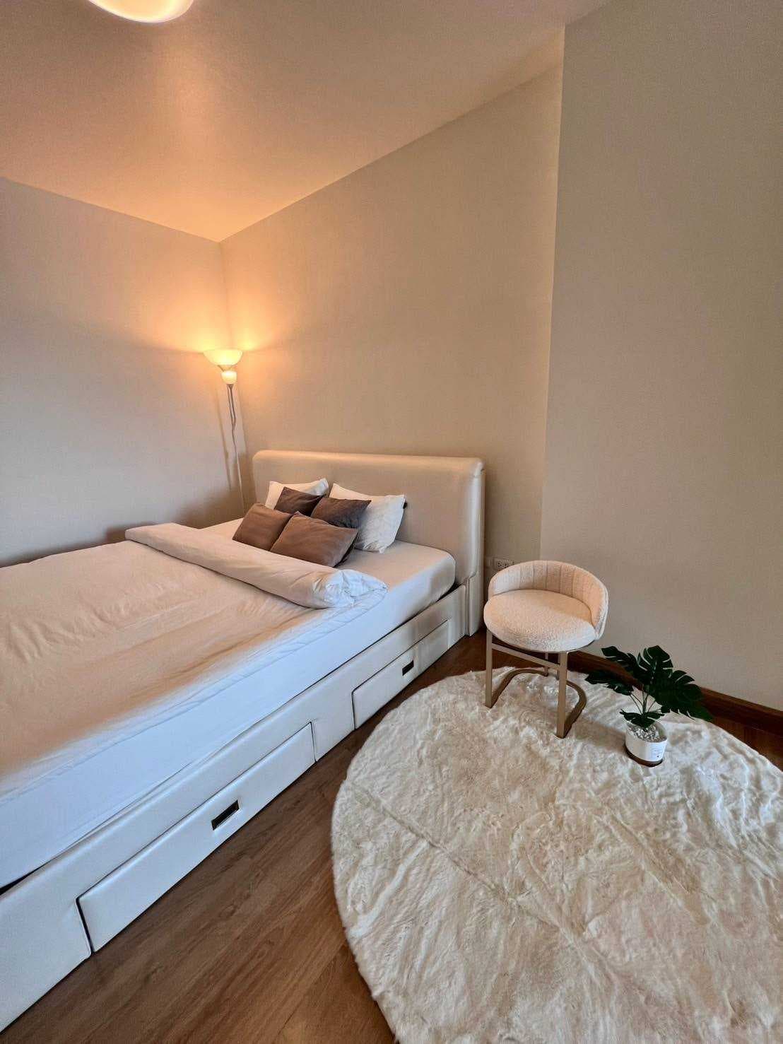 ขายด่วน พร้อมผู้เช่า Supalai Park Ratchayothin 49 ตรม. ชั้น 29 ใกล้ BTS รัชโยธิน, วิวเมือง**Fully Furnished**