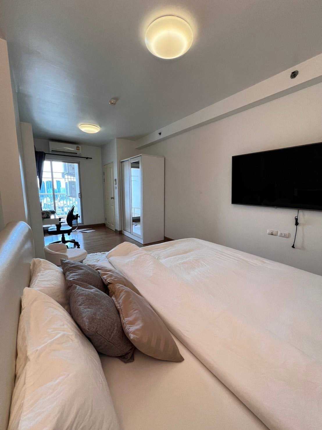 ขายด่วน พร้อมผู้เช่า Supalai Park Ratchayothin 49 ตรม. ชั้น 29 ใกล้ BTS รัชโยธิน, วิวเมือง**Fully Furnished**