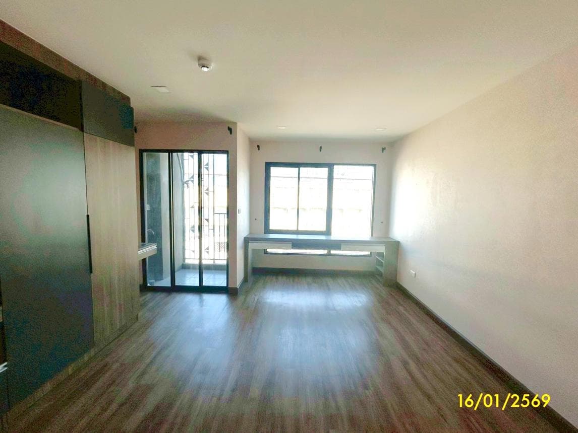 ขายคอนโด ซันซิตี้ คอนโดมิเนียม (Sun City Condominium) บางขุนศรี ภาษีเจริญ สตูดิโอ 25.22 ตร.ม. ทำเลดีใกล้ MRT ไฟฉาย ราคาไม่ถึง 2 ล้าน - image 1