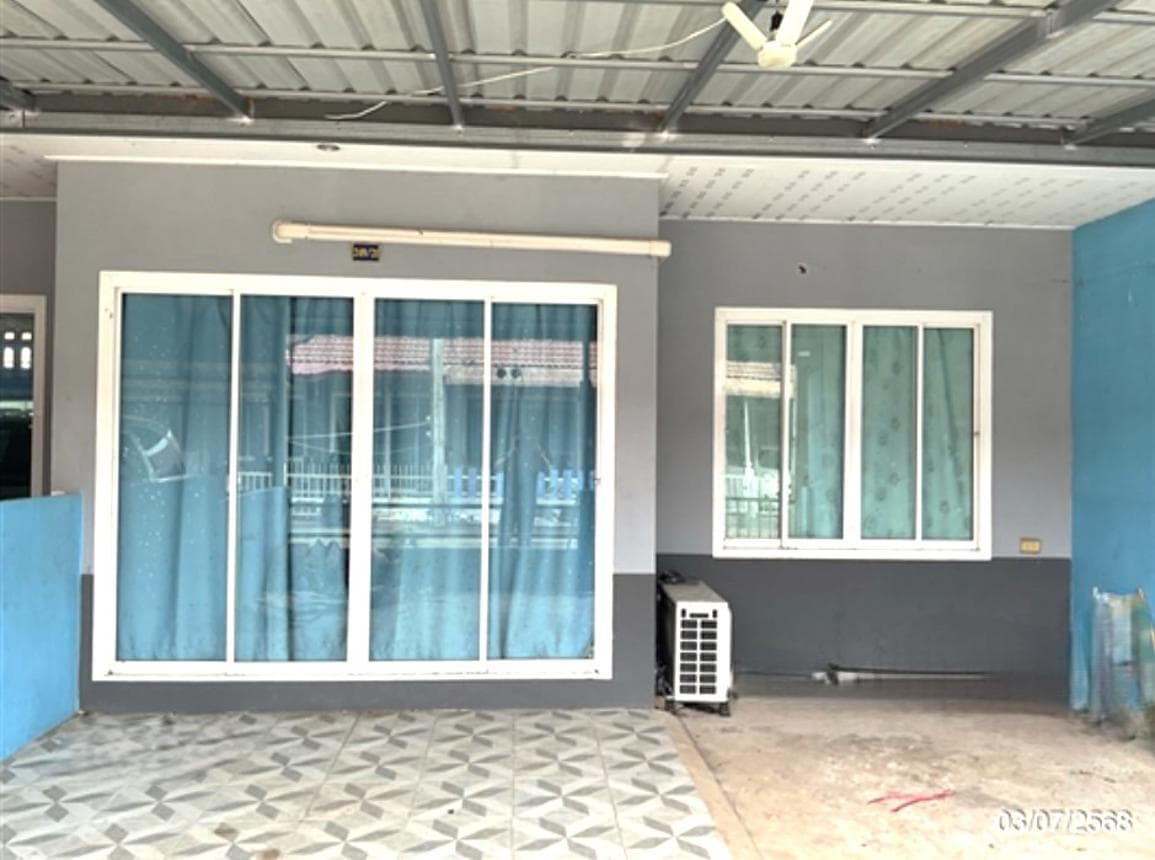 ทาวน์เฮ้าส์ นิชชารมณ์-ศรีมหาโพธิ หนองโพรง ศรีมหาโพธิ ปราจีนบุรี 2 ห้องนอน 1 ห้องน้ำ พื้นที่ 84 ตร.ม. บนที่ดิน 24 ตร.ว. ทำเลดีเดินทางสะดวก ราคาคุ้มค่าเพียง 1.6 ล้าน