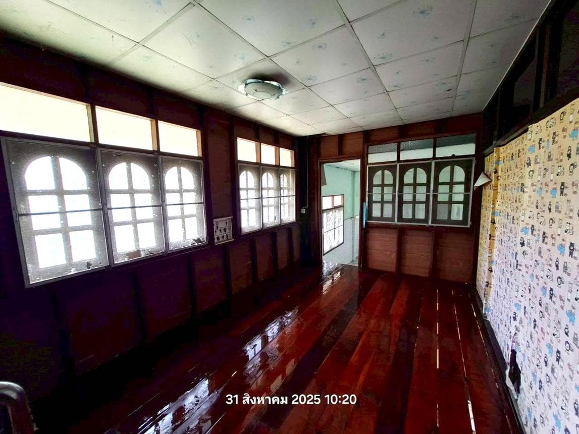 บ้านเดี่ยว หน้าพระลาน เฉลิมพระเกียรติ สระบุรี พื้นที่ 7 ตร.ว. พื้นที่ใช้สอย 120 ตร.ม. 2 ห้องนอน 1 ห้องน้ำ