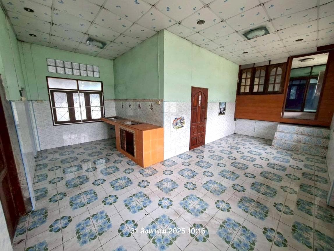 บ้านเดี่ยว หน้าพระลาน เฉลิมพระเกียรติ สระบุรี พื้นที่ 7 ตร.ว. พื้นที่ใช้สอย 120 ตร.ม. 2 ห้องนอน 1 ห้องน้ำ