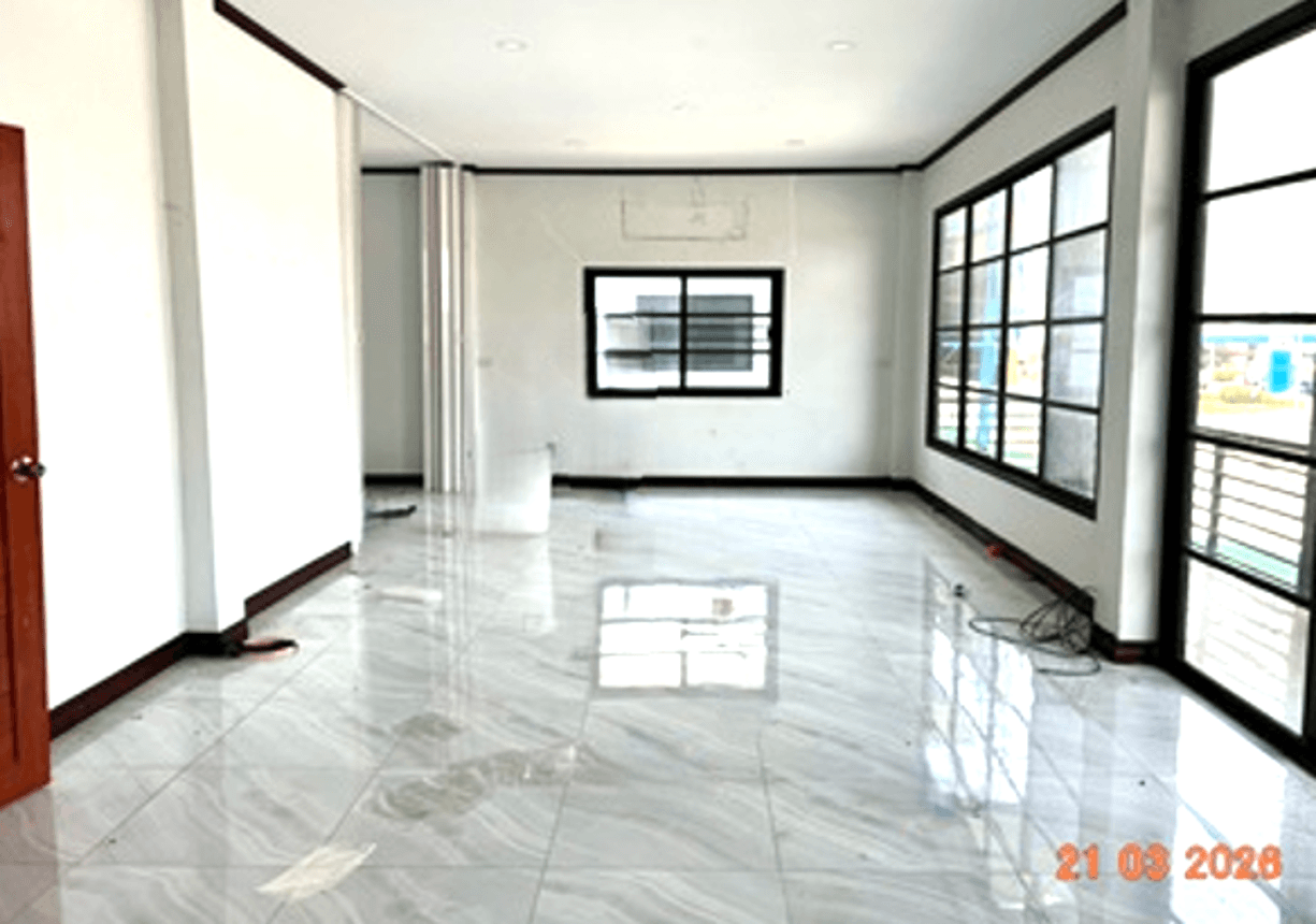 ขายอาคารพาณิชย์ งิ้วงาม เมืองอุตรดิตถ์ พื้นที่ใช้สอยจุใจ 430 ตร.ม. บนเนื้อที่ 52.5 ตร.ว. 4 ห้องนอน ทำเลศักยภาพ เหมาะทำธุรกิจ