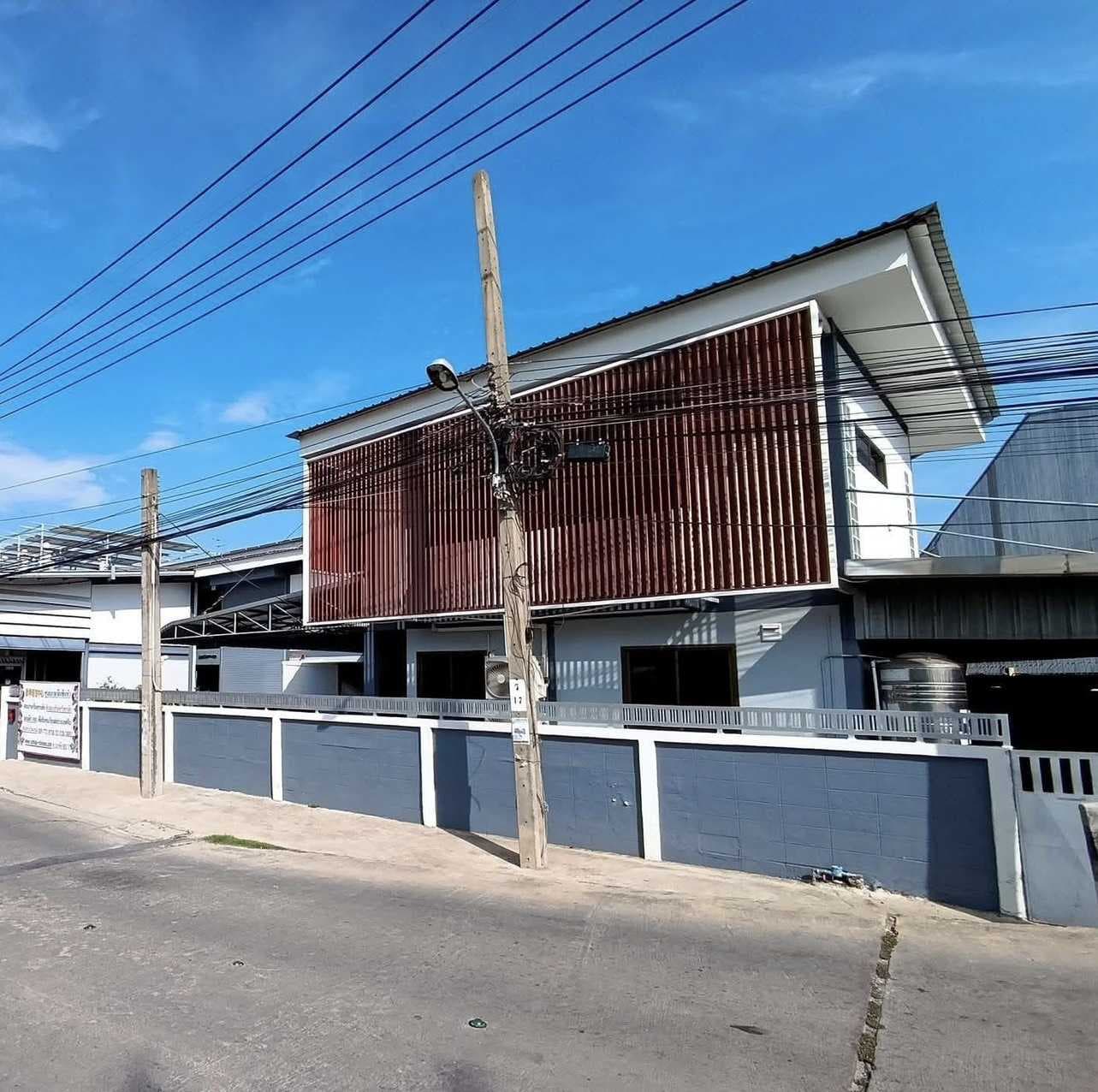 ขายโรงงานโกดังเก็บของ ย่าน บางกระดี่ พระราม2 ทำเลดีมาก พร้อมใบ รง.