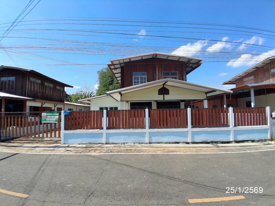 ขายบ้านเดี่ยว หัวช้าง จตุรพักตรพิมาน ร้อยเอ็ด พื้นที่ใช้สอย 211.5 ตร.ม. 2 ห้องนอน 1 ห้องน้ำ ทำเลสงบเป็นส่วนตัวนั่นเอง