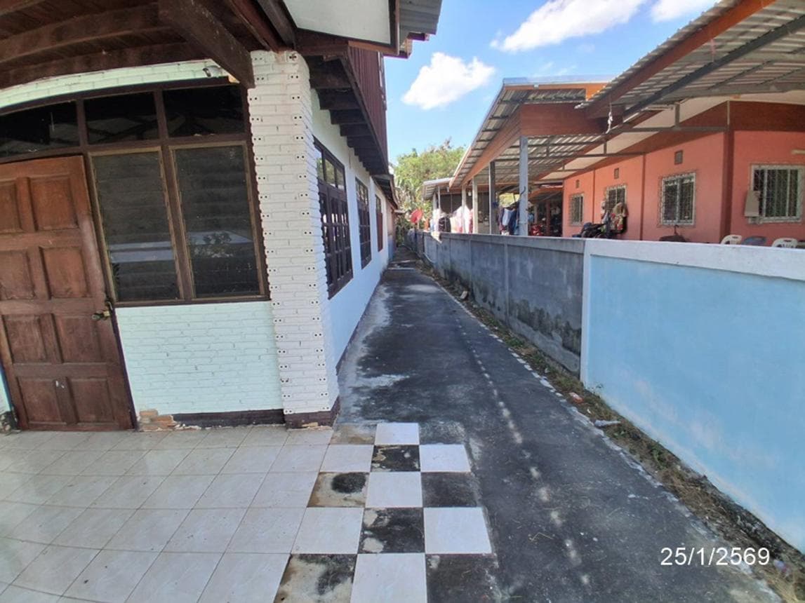 ขายบ้านเดี่ยว หัวช้าง จตุรพักตรพิมาน ร้อยเอ็ด พื้นที่ใช้สอย 211.5 ตร.ม. 2 ห้องนอน 1 ห้องน้ำ ทำเลสงบเป็นส่วนตัวนั่นเอง