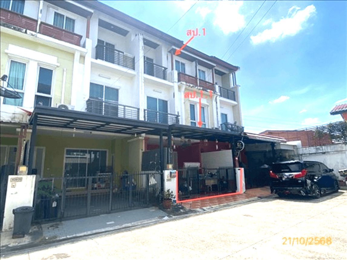 ขายทาวน์โฮม นัมเบอร์วันทาวน์โฮม วงแหวนบางนา-ราม 2 (Number One Townhome Wongwaen Bangna-Ram 2) ดอกไม้ ประเวศ พื้นที่ใช้สอย 164.5 ตร.ม. 2 ห้องนอน ทำเลดี ราคา 3.7 ล้าน