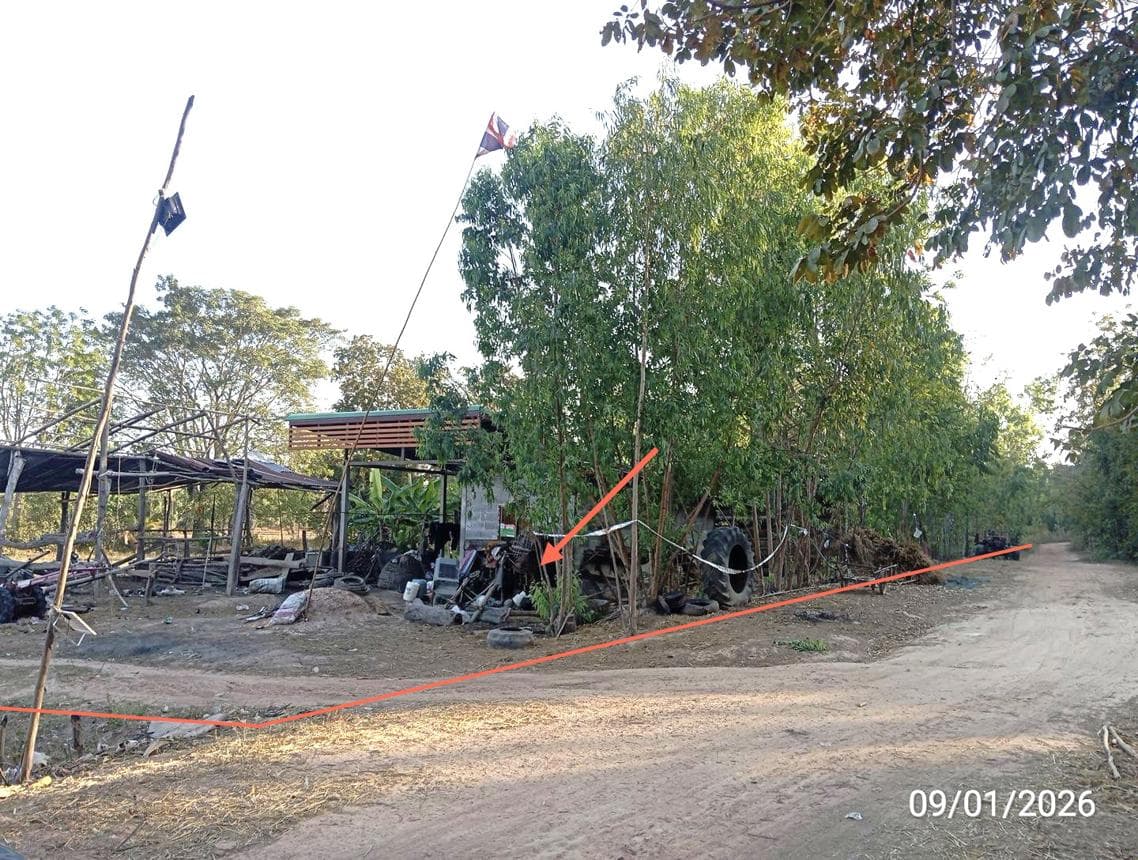 บ้านเดี่ยว ตรวจ ศรีณรงค์ สุรินทร์ 1 ห้องนอน พื้นที่ 56 ตร.ม. บนที่ดิน 31.7 ตร.ว. ทำเลสงบ บรรยากาศเป็นกันเอง ราคาไม่ถึงห้าแสน