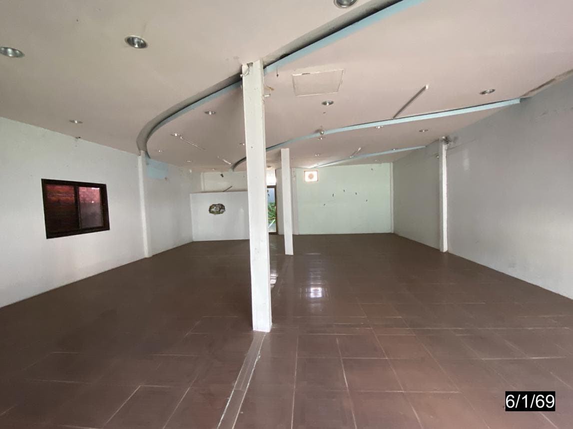ขายบ้านเดี่ยว เมืองกาฬสินธุ์ กาฬสินธุ์ ทำเลกาฬสินธุ์ เนื้อที่ 47.1 ตร.ว. พื้นที่ใช้สอย 137.5 ตร.ม. 1 ห้องนอน 1 ห้องน้ำ สภาพดี พร้อมอยู่