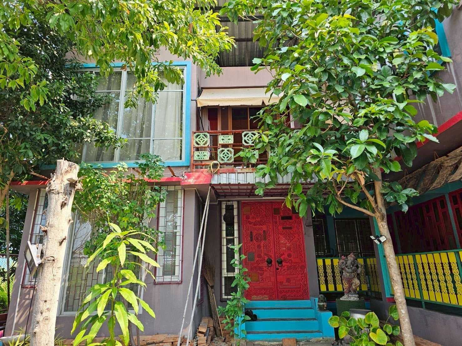 ขายบ้านเดี่ยว หมู่บ้านเทพธานี ซอยเฉลิมพระเกียรติ ร.9 ซอย 62 (หลังริม)เนื้อที่ 113 ตร.ว.ใกล้สนามบินสุวรรณภูมิ