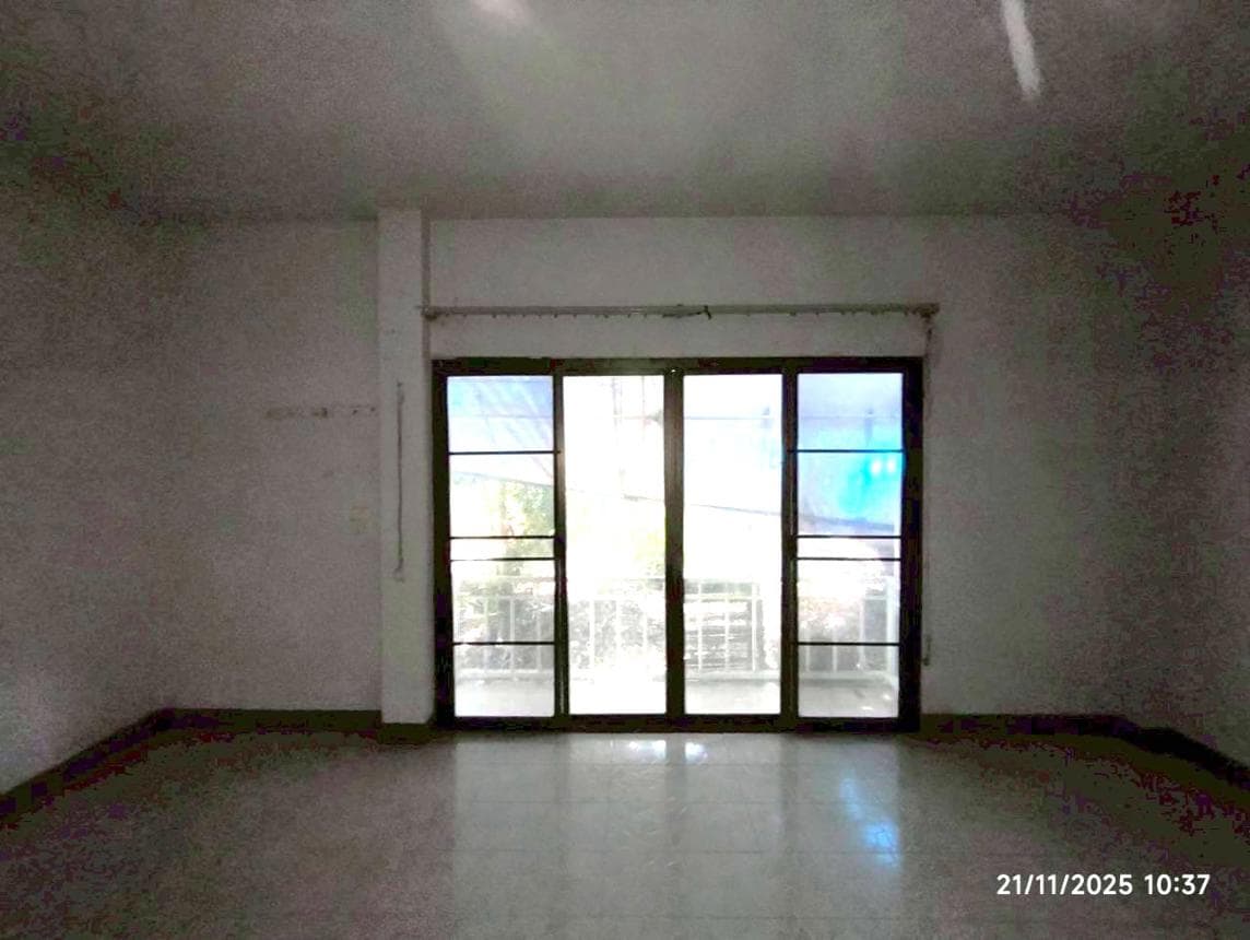 ขายบ้านเดี่ยว ธนภูมิ วิลล่า เมืองเชียงราย เชียงราย ทำเลบ้านดู่ เนื้อที่ 23 ตร.ว. พื้นที่ใช้สอย 226 ตร.ม. 5 ห้องนอน 3 ห้องน้ำ สภาพดี พร้อมอยู่