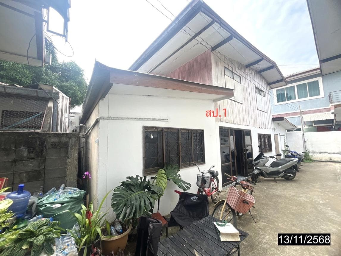 บ้านเดี่ยว หลุบ เมืองกาฬสินธุ์ กาฬสินธุ์ พื้นที่ 43.4 ตร.ว. พื้นที่ใช้สอย 204 ตร.ม. 2 ห้องนอน 1 ห้องน้ำ