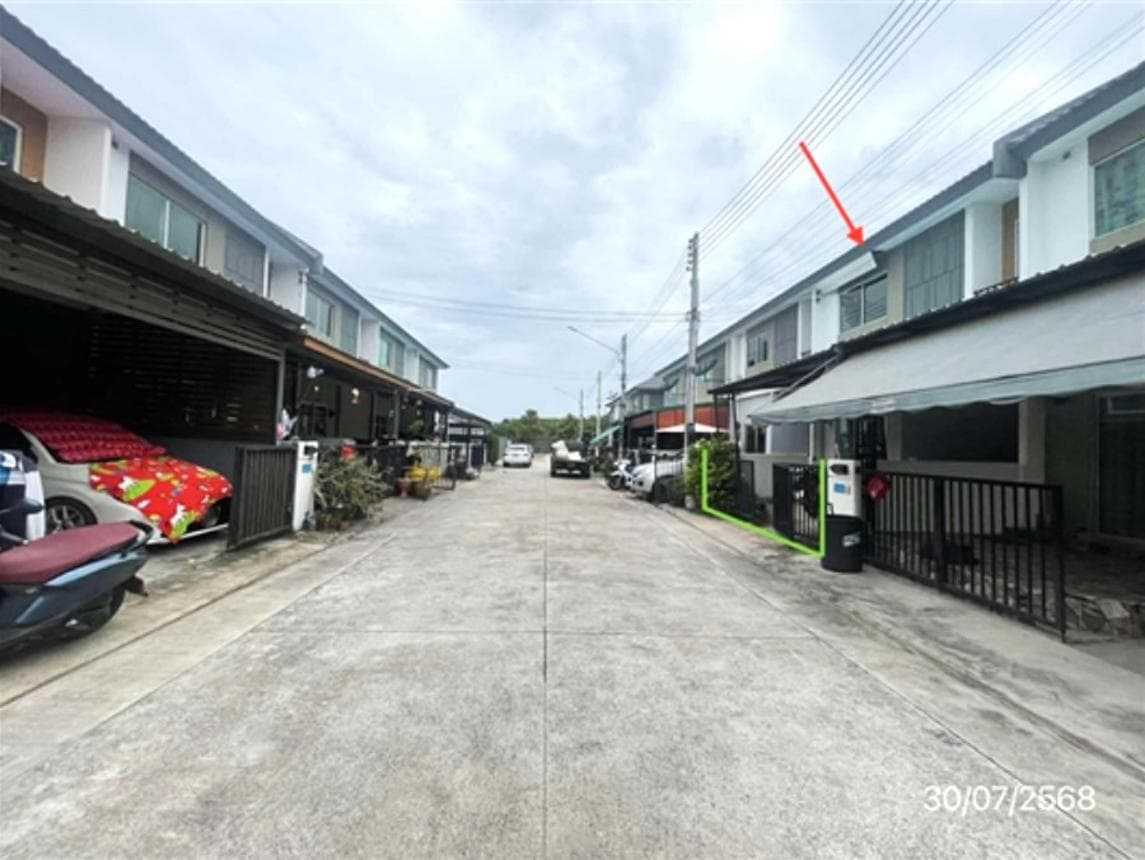 ทาวน์เฮ้าส์ พฤกษา 137 ท่าสะอ้าน บางปะกง ฉะเชิงเทรา 3 ห้องนอน 2 ห้องน้ำ พื้นที่ 98.04 ตร.ม. ทำเลศักยภาพใกล้นิคมอุตสาหกรรม เดินทางสะดวก ราคาเพียง 1.85 ล้าน