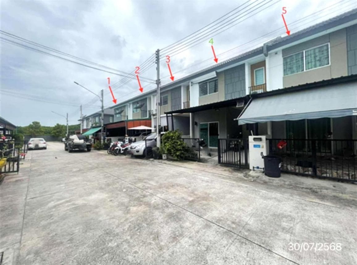 ทาวน์เฮ้าส์ พฤกษา 137 ท่าสะอ้าน บางปะกง ฉะเชิงเทรา 3 ห้องนอน 2 ห้องน้ำ พื้นที่ 98.04 ตร.ม. ทำเลศักยภาพใกล้นิคมอุตสาหกรรม เดินทางสะดวก ราคาเพียง 1.85 ล้าน