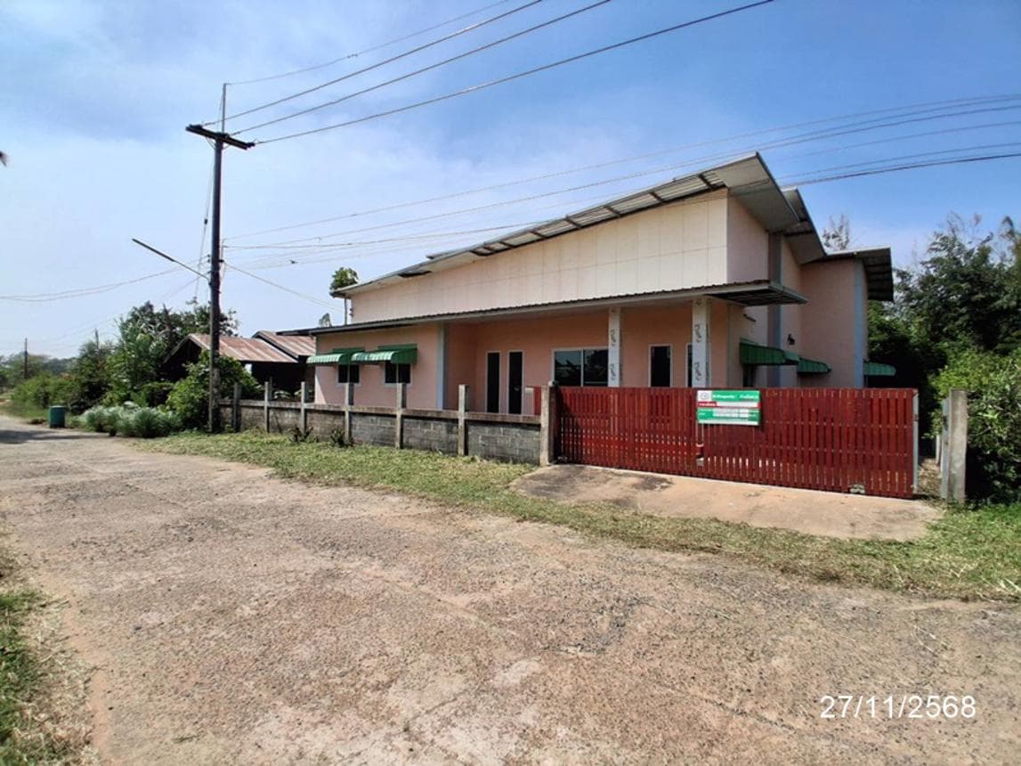 บ้านเดี่ยว บ้านดอนเจริญ พนมไพร พนมไพร ร้อยเอ็ด พื้นที่ 18 ตร.ว. พื้นที่ใช้สอย 214.45 ตร.ม. 3 ห้องนอน 2 ห้องน้ำ