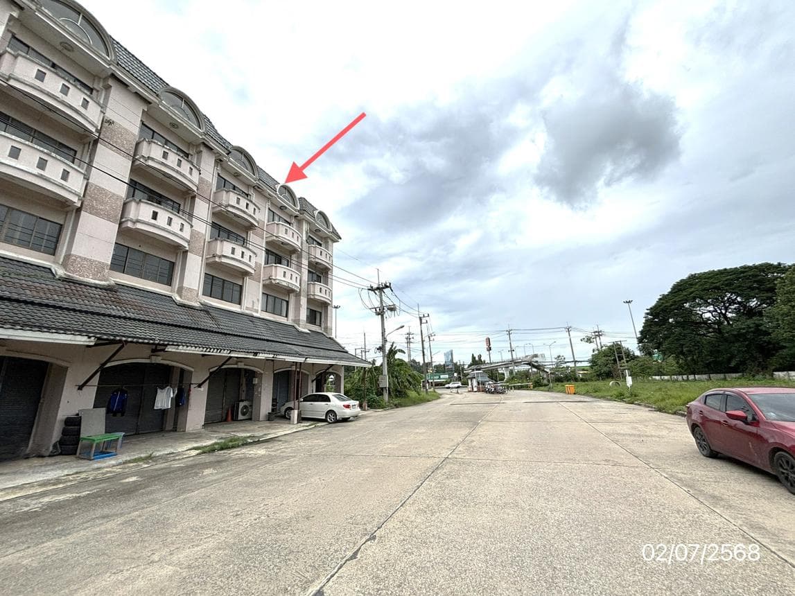 ขายอาคารพาณิชย์โครงการใหญ่พิเศษ พื้นที่ใช้สอย 816 ตร.ม. 12 ห้องน้ำ โครงการกฤษดา ซิตี้ กอล์ฟฮิลล์ 26 ทำเลดี นครชัยศรี นครปฐม