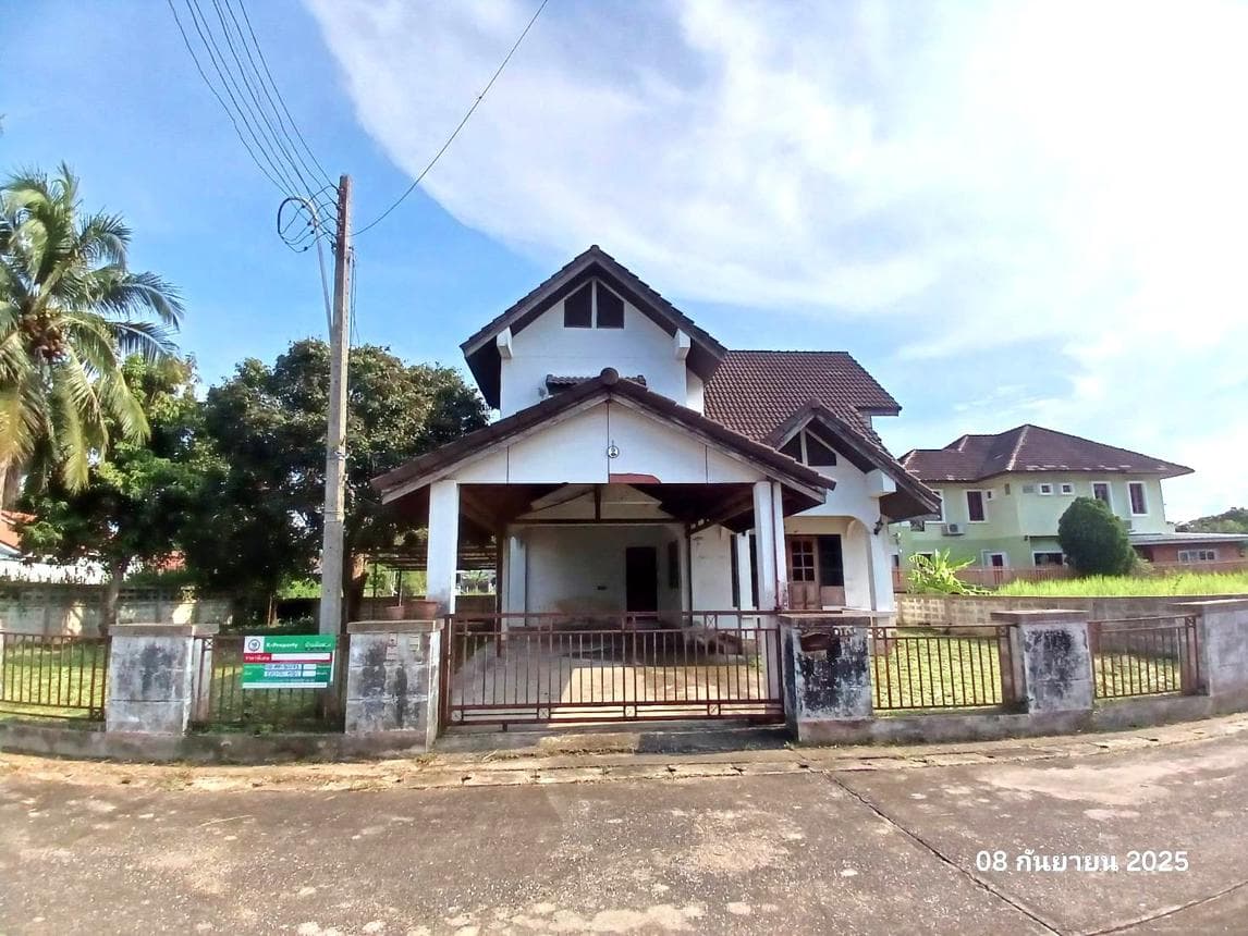 ขายบ้านเดี่ยว เมืองลำปาง ลำปาง ทำเลปงแสนทอง เนื้อที่ 20 ตร.ว. พื้นที่ใช้สอย 222.75 ตร.ม. สภาพดี พร้อมอยู่
