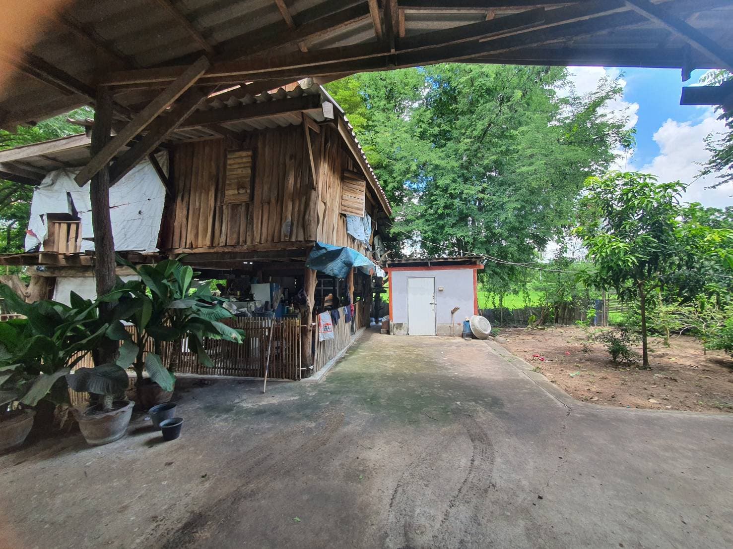 ที่ดินพร้อมสิ่งปลูกสร้าง เมืองยโสธร ยโสธร