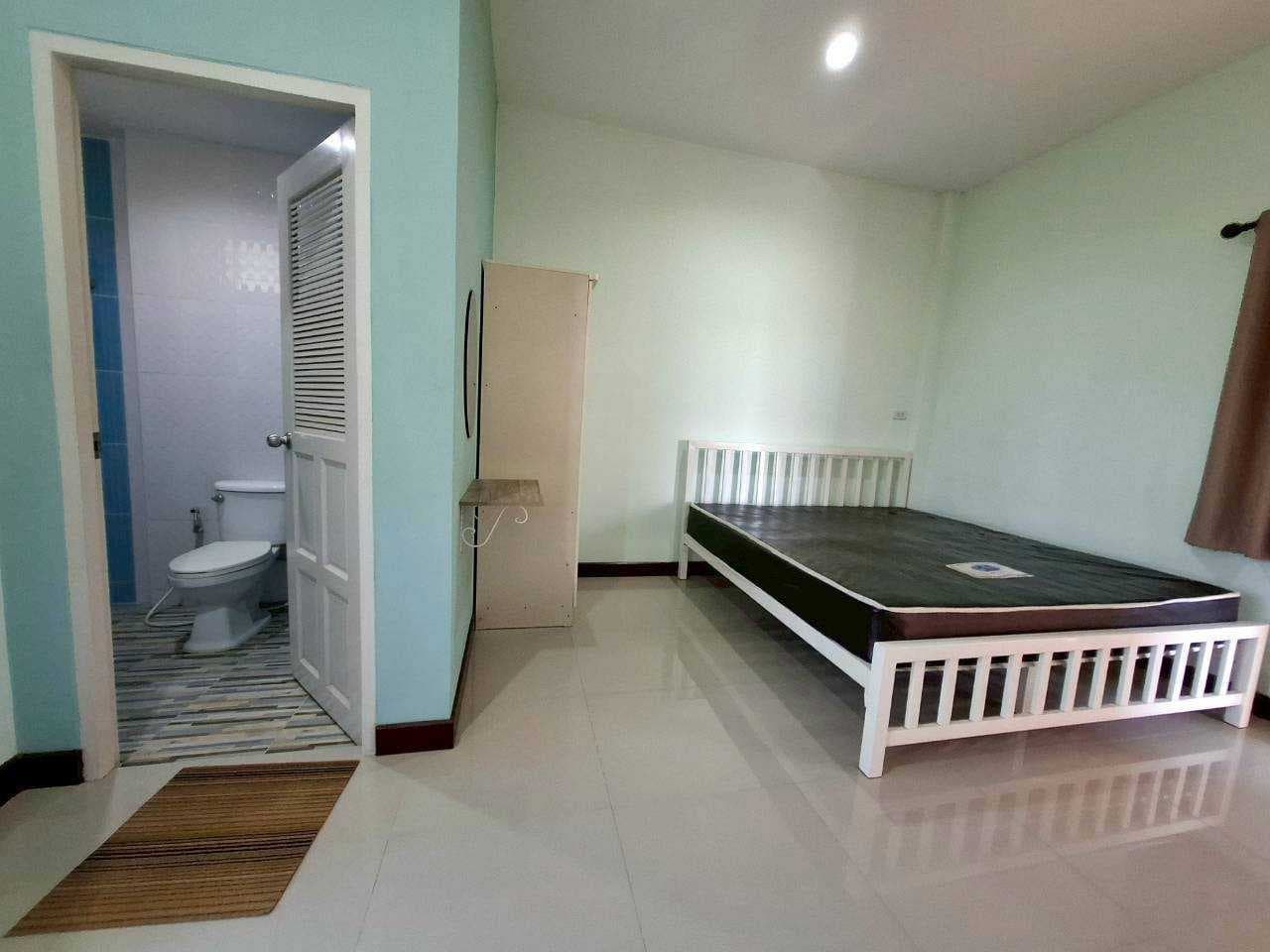 ขายที่ดินพร้อมสิ่งปลูกสร้าง อพาร์ทเม้นท์ + บ้านเดี่ยว เนื้อที่รวม 1 ไร่ 39 ตารางวา ในอำเภอบ้านลาด จังหวัดเพชรบุรี ราคา 19,000,000 บาท