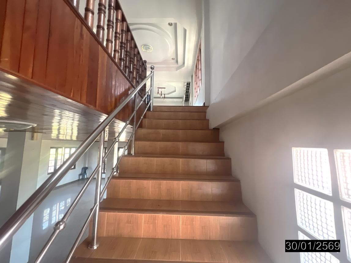 ขายบ้านเดี่ยวหลังใหญ่ เดชอุดม อุบลราชธานี ทำเลบัวงาม พื้นที่ใช้สอย 338 ตร.ม. 3 ห้องนอน 3 ห้องน้ำ สภาพดี บรรยากาศเงียบสงบเป็นส่วนตัว