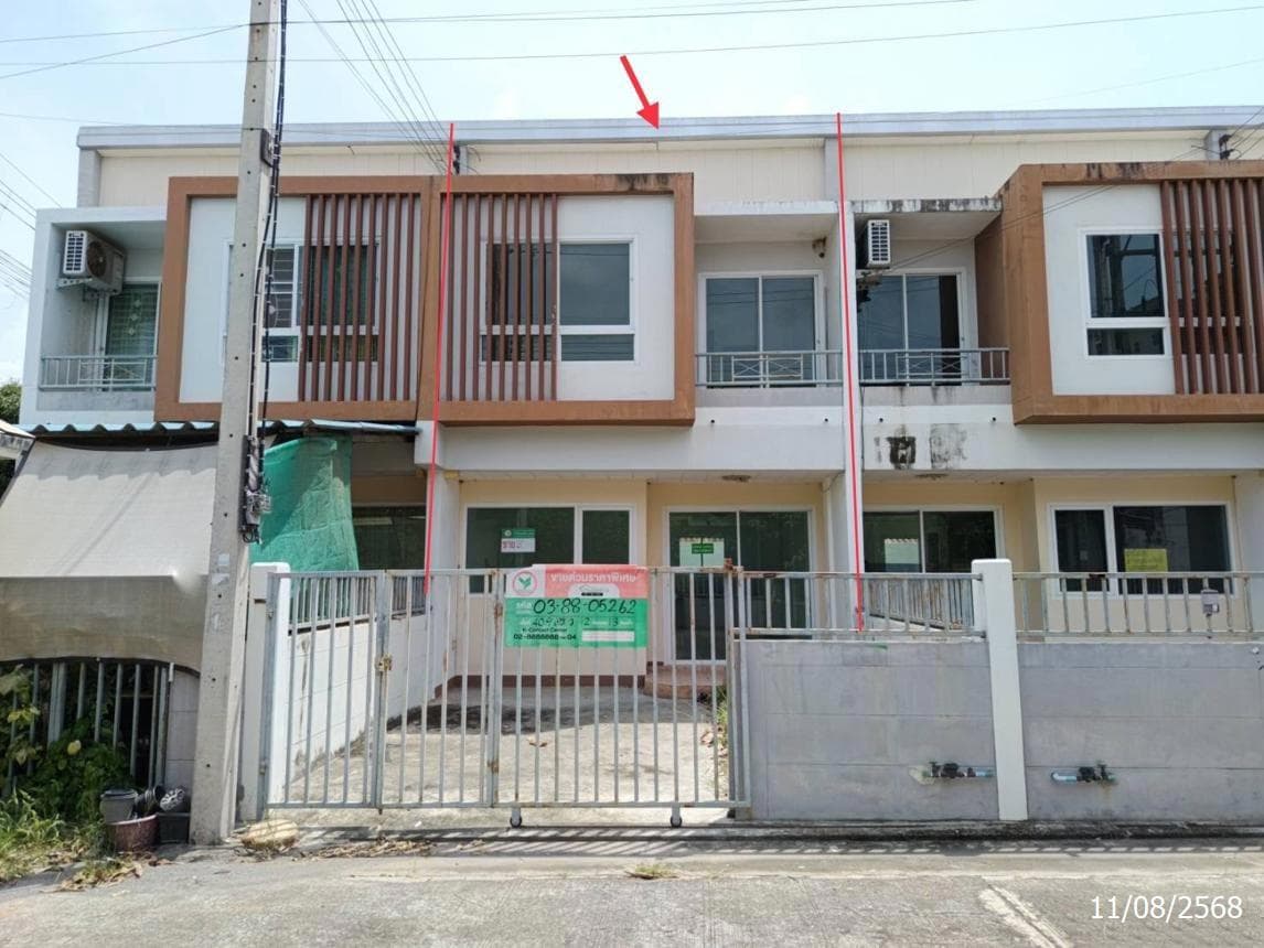 ขายทาวน์เฮ้าส์ สุรนารีวิลล์ 4 สุรนารี เมืองนครราชสีมา นครราชสีมา พื้นที่ 40.9 ตร.ว. พื้นที่ใช้สอย 180.51 ตร.ม. 4 ห้องนอน 6 ห้องน้ำ