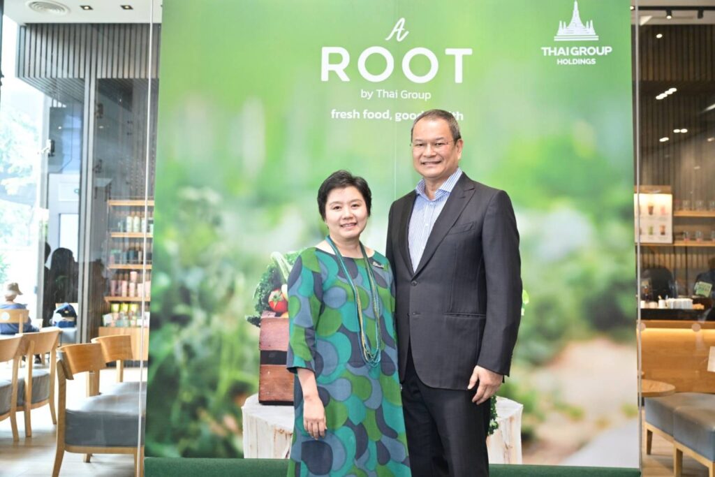 คุณอาทินันท์ และ คุณโชติพัฒน์ พีชานนท์