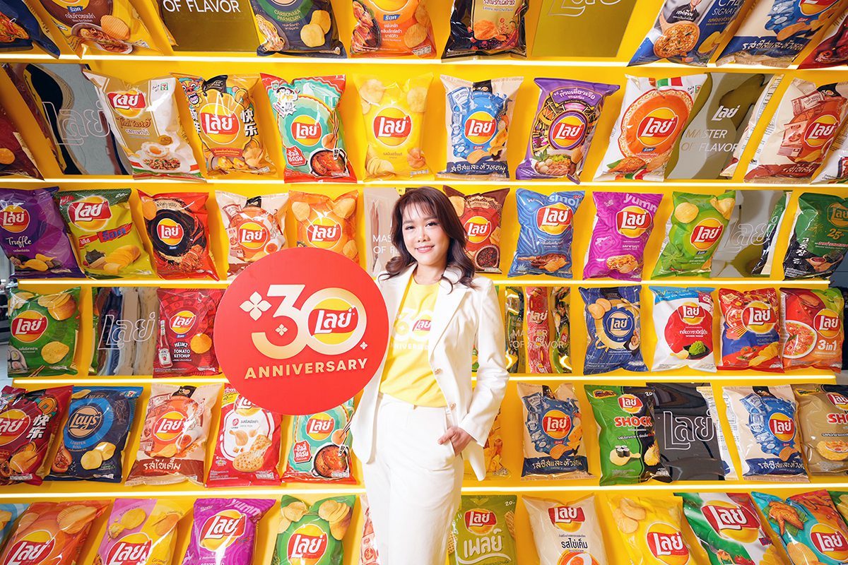 เลย์ ฉลอง 30 ปี ยิ่งใหญ่! เปิดแคมเปญ “Lay’s Master of Flavor เรื่องรสยกให้เลย์” ย้ำตัวจริงเรื่องรสชาติ ทำถึง ถูกปากคนไทย พร้อมคัมแบ็คความอร่อยด้วย 2 รสชาติในตำนานที่แฟนๆ คิดถึงมากที่สุด