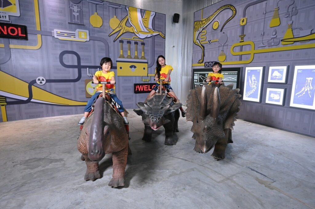 07 Dino Lab ขี่ไดโนเสาร์กับ Dinosaur Riding