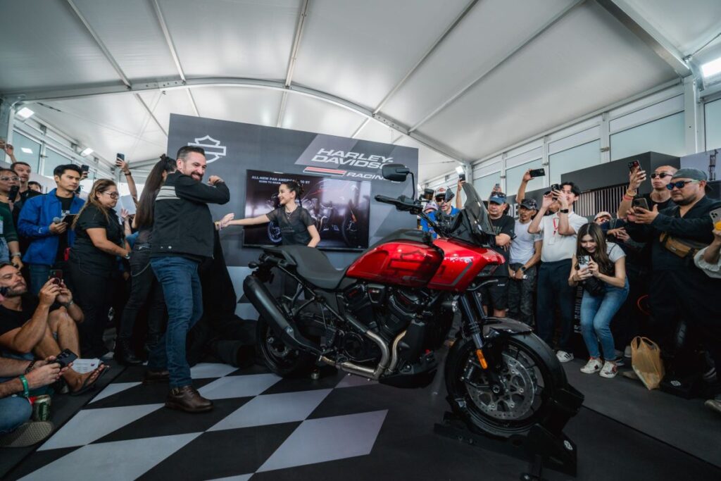 Harley-Davidson สร้างปรากฎการณ์ในงานโมโตจีพีไทยแลนด์ 2025 ด้วยการเปิดตัว Pan America® 1250 ST ใหม่ ในราคา 874,000 บาท