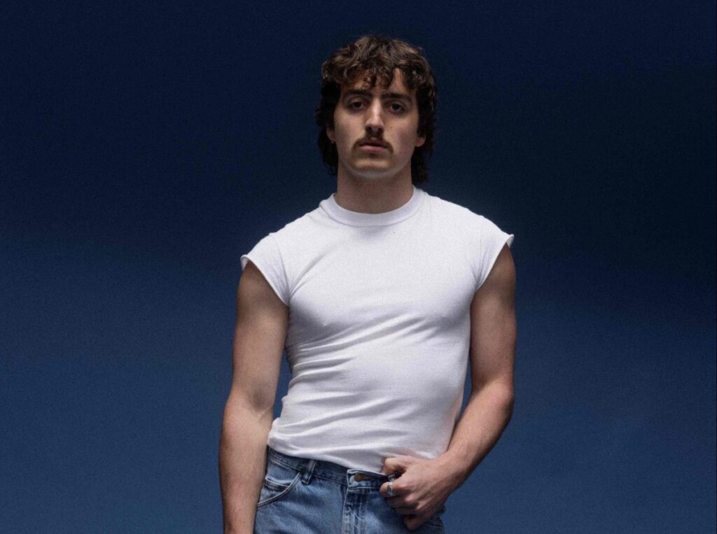 “Sorry I’m Here For Someone Else” เพลงสำหรับบอกแฟนเก่า ซิงเกิ้ลใหม่จากศิลปินหนุ่มสุดฮอต Benson Boone