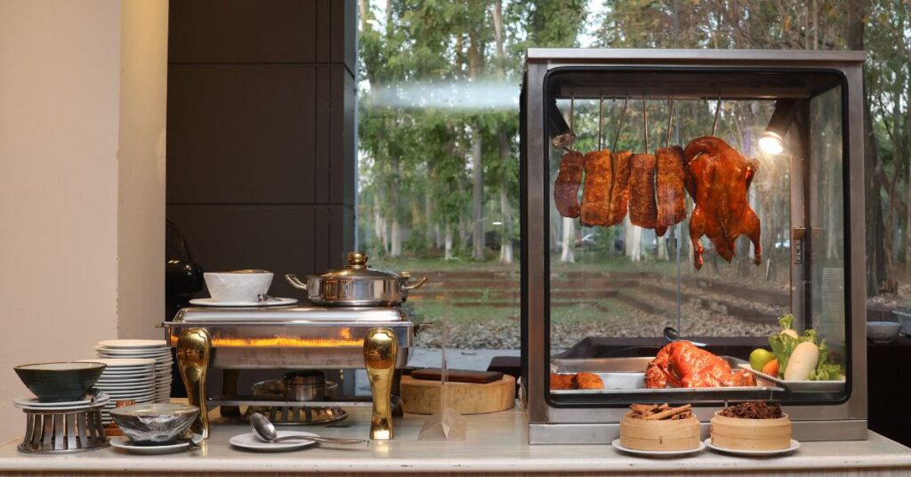 เปิดประสบการณ์ความอร่อยกับบุฟเฟต์นานาชาติมื้อเย็น ณ ทวาราวดี รีสอร์ท ปราจีนบุรี