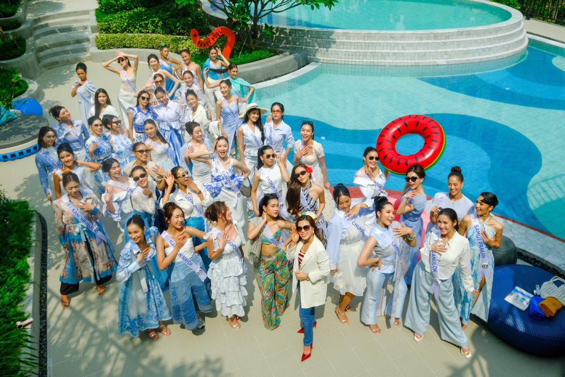 10.เหล่าสาวงามทำกิจกรรมที่ Kave Coco