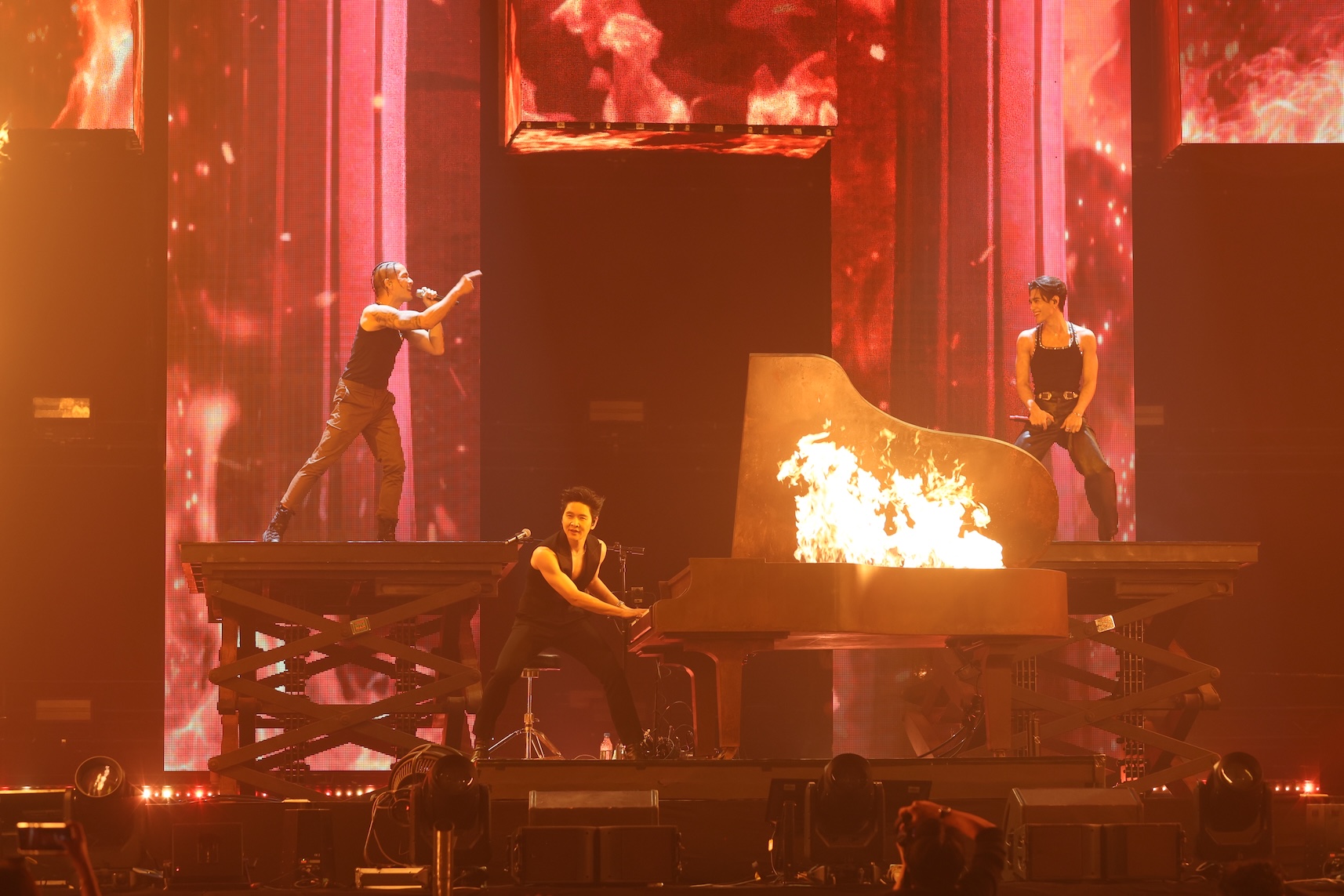 14.โต๋ เจฟ แบงค์ เดือดไฟลุก