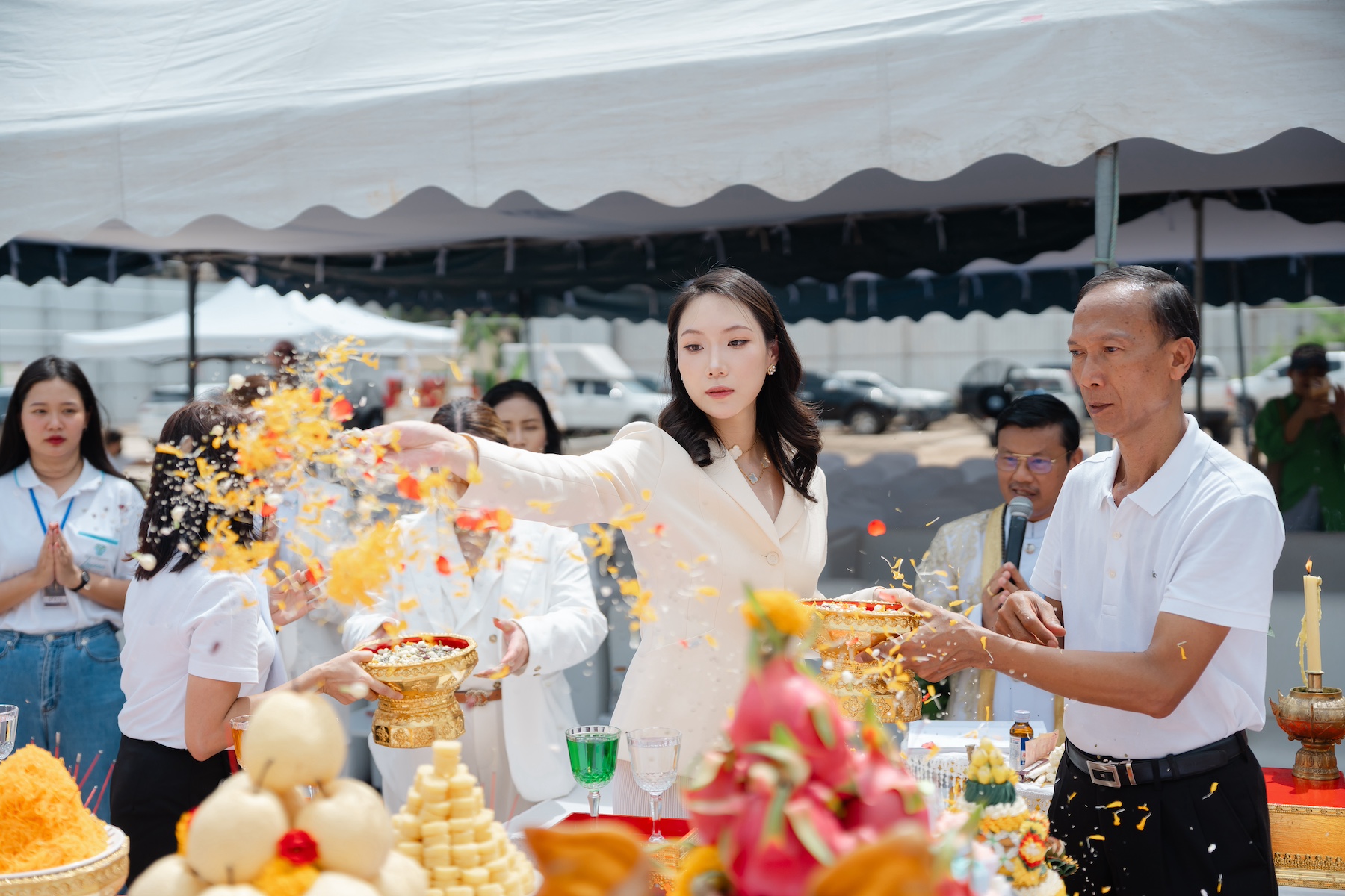 ลูนิค เรียลเอสเตท ลงเสาเข็ม Skypark Lucean Jomtien Pattaya 02