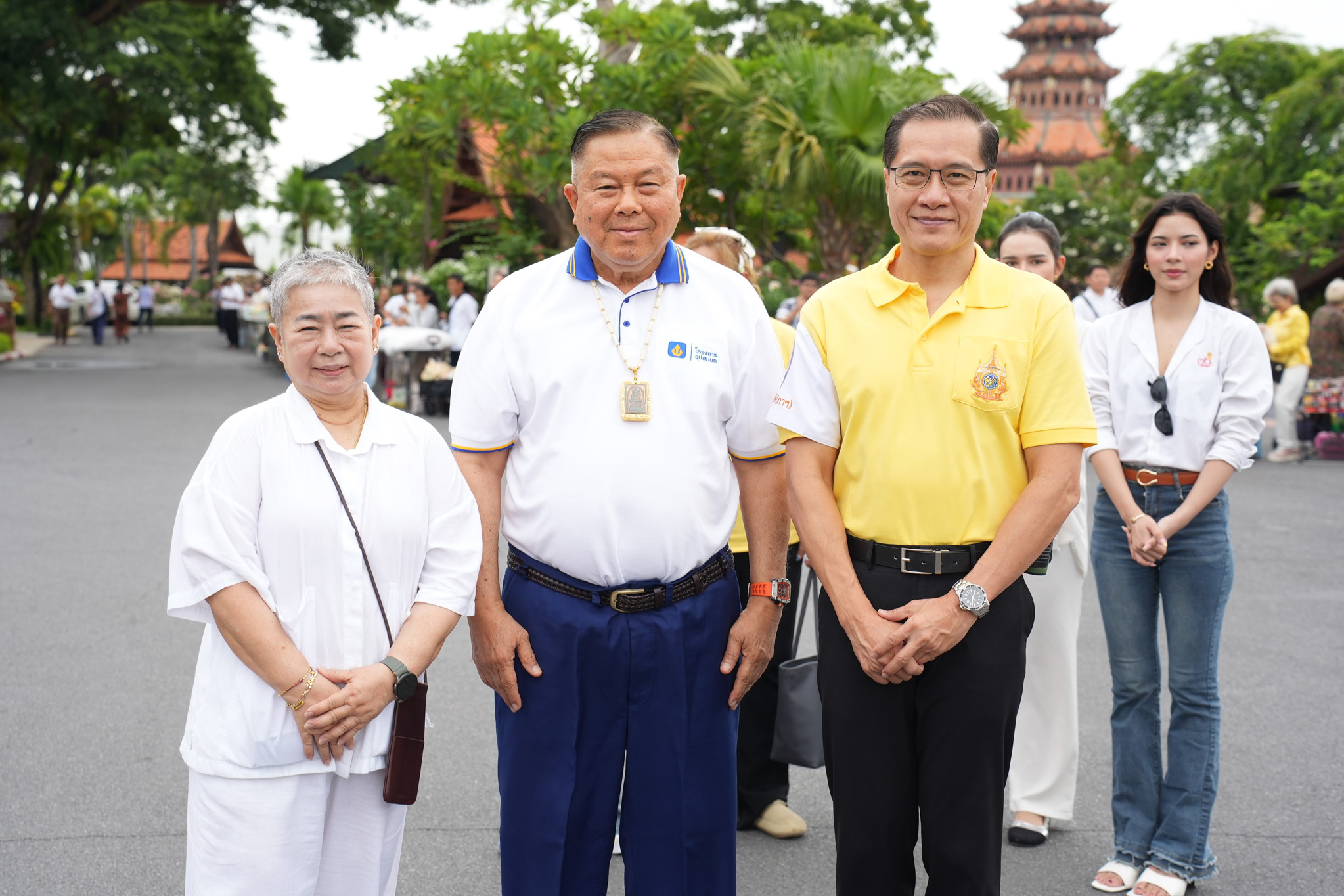 วิริยะประกันภัย สนับสนุนรถประกอบอาหารเพื่อนพึ่ง (ภาฯ) เพื่อช่วยเหลือผู้ประสบภัย น้อมถวายเป็นพระราชกุศล ร.10