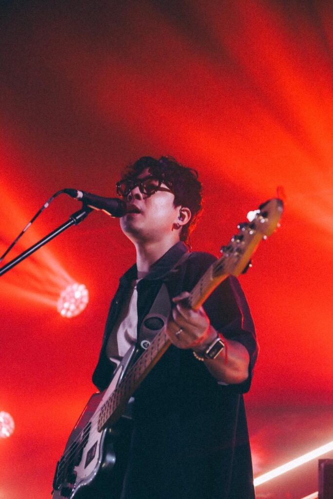 “electric Neon Lamp” เปิดคอนเสิร์ตใหญ่ จัดเต็มเพลย์ลิสสุดมันส์!! ชาวณีอรไม่มีหวั่น..ฝ่าฝนแห่เชียร์แน่นฮอลล์!!
