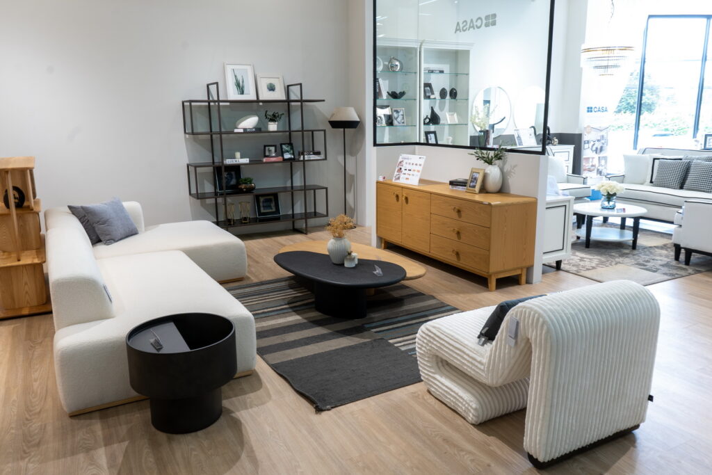 เอสบี ปักหมุดเชียงใหม่ เปิดโมเดลโชว์รูมใหม่ “เอสบี ดีไซน์ โซลูชัน” สาขาที่ 2 บุกตลาดภาคเหนือเต็มรูปแบบ พร้อมเปิดเวที Young Designer Award ร่วมกับมหาวิทยาลัยเชียงใหม่ หนุนดีไซน์เนอร์รุ่นใหม่ใช้บ้านจริงเป็นเวทีโชว์ไอเดีย