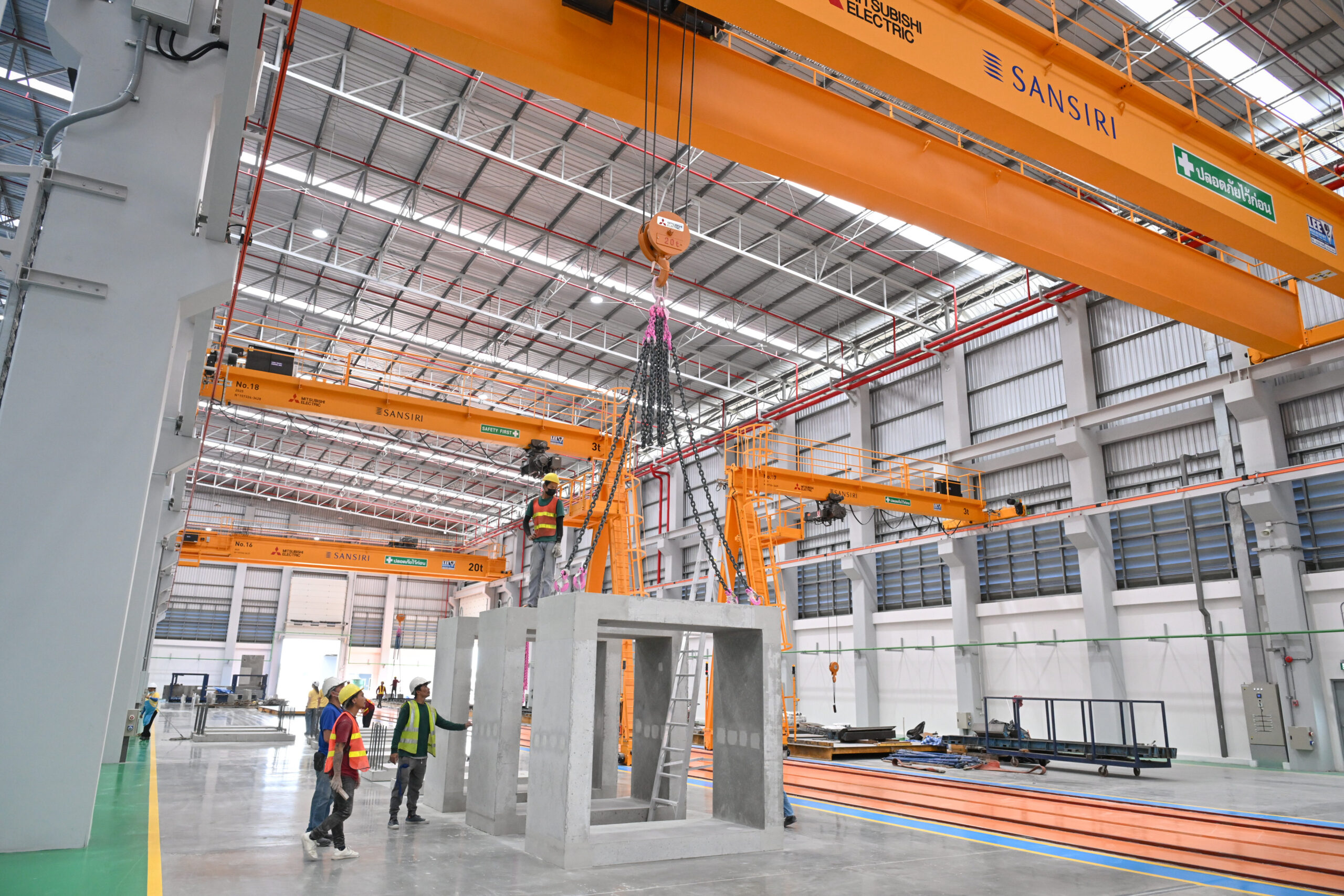 แสนสิริ ส่งมอบบังเกอร์นวัตกรรมพรีคาสท์ เสริมความปลอดภัย พี่น้องพื้นที่สีแดงชายแดนไทย