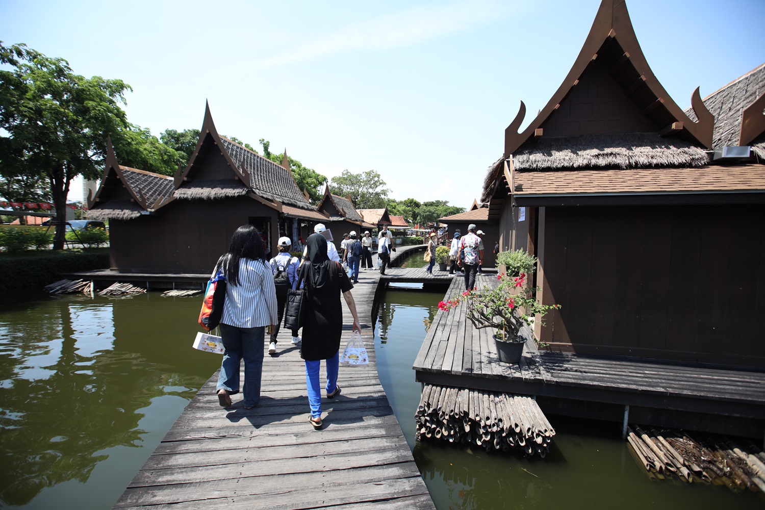 วิริยะประกันภัย จัดกิจกรรมอยากเล่าเรื่องให้เพื่อนฟังครั้งที่ 12 “viriyah Privileges ทริปเมืองโบราณ สู่ประสบการณ์สุดประทับใจ”