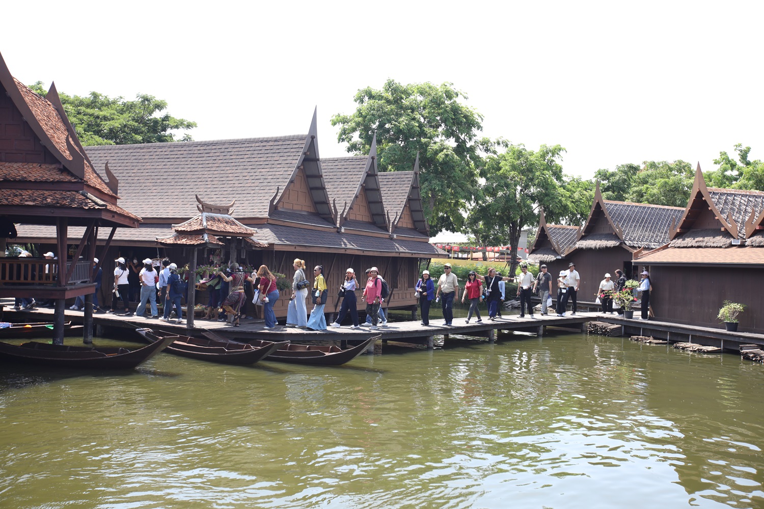 วิริยะประกันภัย จัดกิจกรรมอยากเล่าเรื่องให้เพื่อนฟังครั้งที่ 12 “viriyah Privileges ทริปเมืองโบราณ สู่ประสบการณ์สุดประทับใจ”