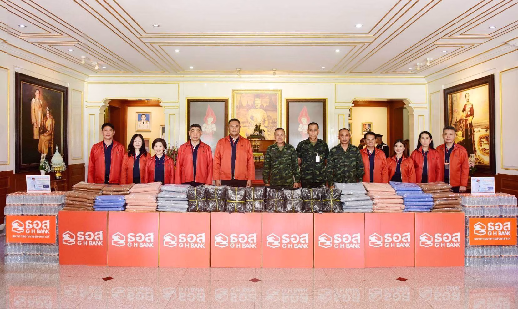ธอส. ลงพื้นที่มอบเครื่องอุปโภคบริโภคและสิ่งของจำเป็น ให้ทหารในพื้นที่ชายแดนไทย – กัมพูชา