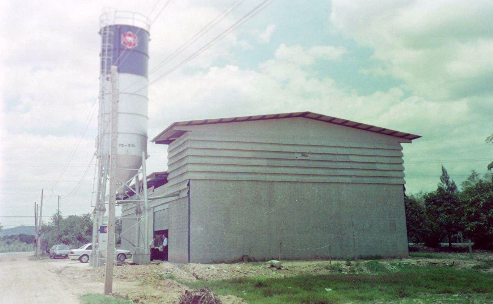 พาส่องดีเอ็นเอคน “จระเข้” แกะโค้ดความสำเร็จแบรนด์ก่อสร้างสัญชาติไทย จากกาวซีเมนต์ถุงแรกเมื่อ 33 ปีก่อน สู่โกลบอลแบรนด์ในวันนี้