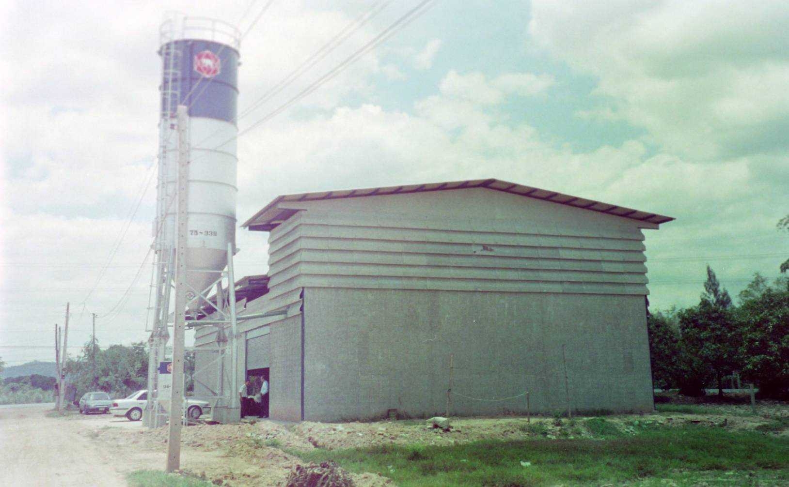 พาส่องดีเอ็นเอคน “จระเข้” แกะโค้ดความสำเร็จแบรนด์ก่อสร้างสัญชาติไทย จากกาวซีเมนต์ถุงแรกเมื่อ 33 ปีก่อน สู่โกลบอลแบรนด์ในวันนี้