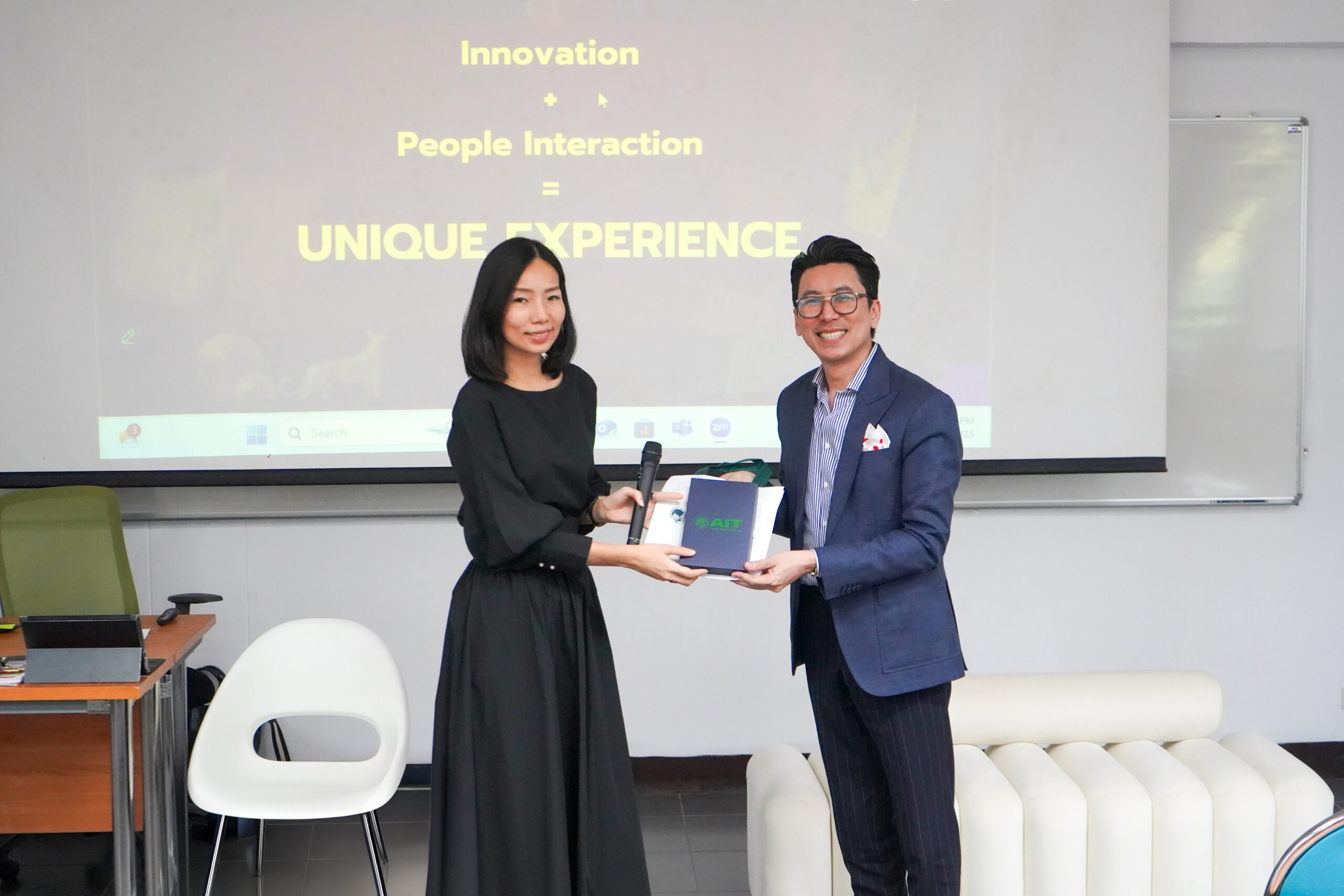 พลัส พร็อพเพอร์ตี้ ปักหมุดต้นแบบ ‘องค์กรสร้างคน’ ส่งต่อความรู้ด้านการบริหารบุคลากรสู่สถาบันเทคโนโลยีแห่งเอเชีย (ait)